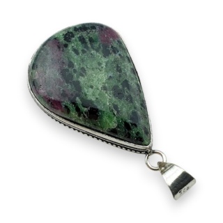 Rubin w zoisycie zawieszka 36x26 mm nr 39