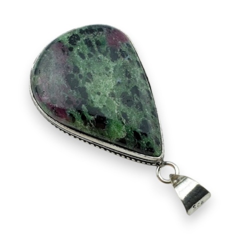 Rubin w zoisycie zawieszka 36x26 mm nr 39