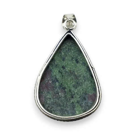 Rubin w zoisycie zawieszka 36x26 mm nr 39