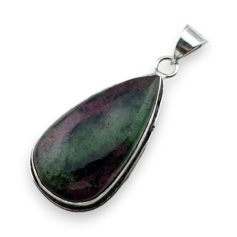 Rubin w zoisycie zawieszka 38x22 mm nr 68