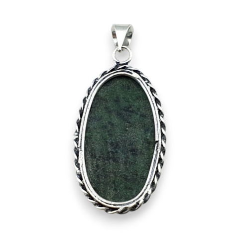 Rubin w zoisycie zawieszka 39x24 mm nr 60