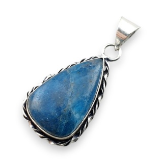 Apatite pendant 27x17 mm no 162