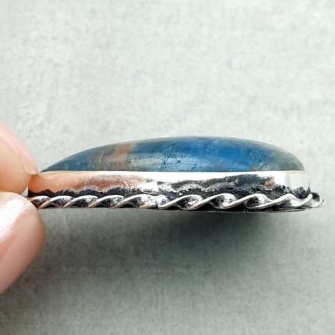 Apatite pendant 32x21 mm no 172