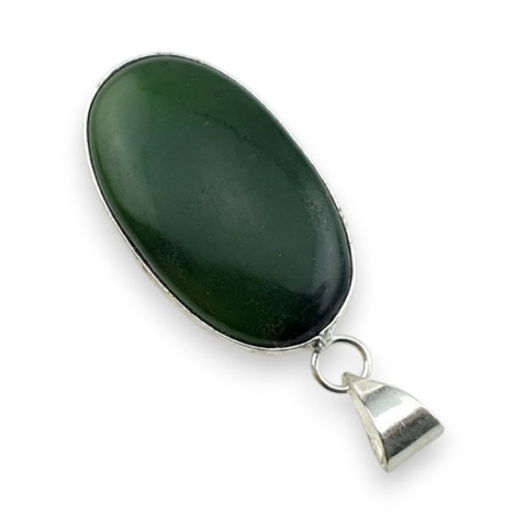 Nephrite pendant 32x19 mm no 10