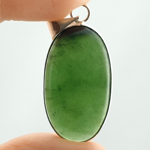 Nephrite pendant 32x19 mm no 10