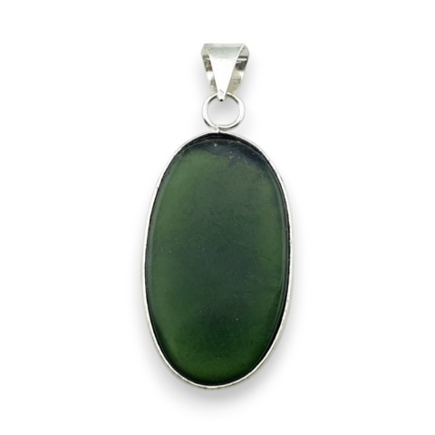 Nephrite pendant 32x19 mm no 10