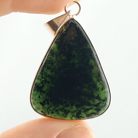 Nephrite pendant 33x26 mm no 24
