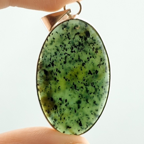 Nephrite pendant 37x23 mm no 26
