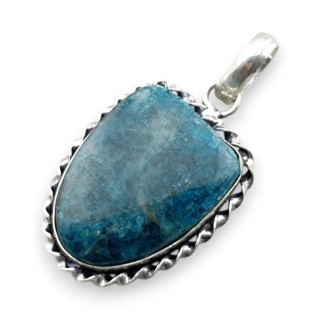 Apatite pendant 28x21 mm no 241