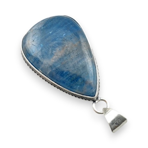 Apatite pendant 34x23 mm no 226