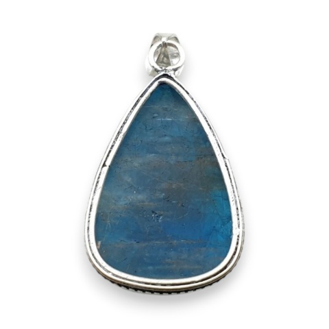 Apatite pendant 34x23 mm no 226