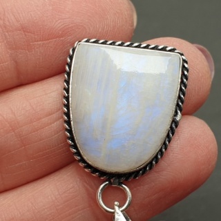 Kamień księżycowy zawieszka 21x18 mm nr 265