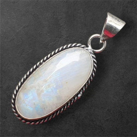 Moonstone pendant 29x14 mm no 266