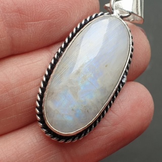 Kamień księżycowy zawieszka 29x14 mm nr 266