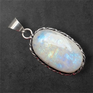Kamień księżycowy zawieszka 29x18 mm nr 237