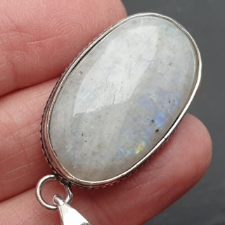 Kamień księżycowy zawieszka 33x21 mm nr 240
