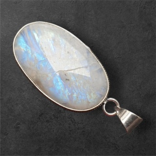 Kamień księżycowy zawieszka 35x21 mm nr 249