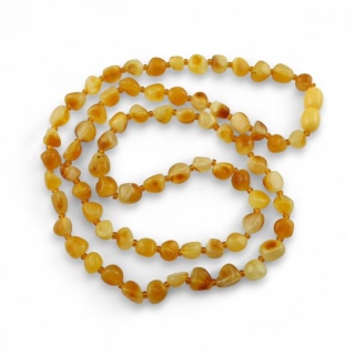 Bursztyn bałtycki mleczny bryłka 6-8 mm sznur 59 cm złoty