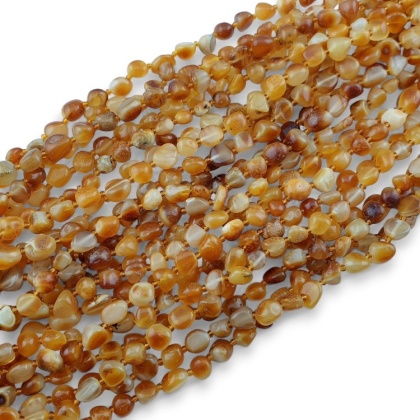 Bursztyn bałtycki mleczny bryłka 6-8 mm sznur 59 cm pomarańczowy