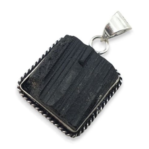 Czarny turmalin zawieszka 20x21 mm nr 412