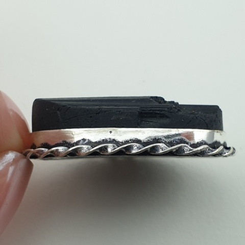 Czarny turmalin zawieszka 30x21 mm nr 459
