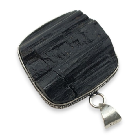 Czarny turmalin zawieszka 30x30 mm nr 393