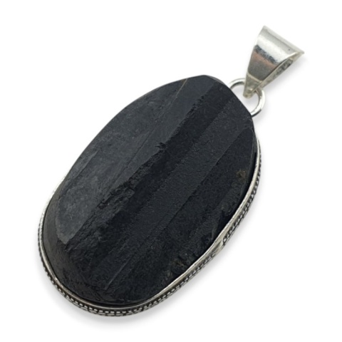 Czarny turmalin zawieszka 32x21 mm nr 419