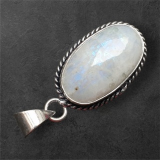 Kamień księżycowy zawieszka 24x14 mm nr 271