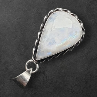 Kamień księżycowy zawieszka 24x16 mm nr 298