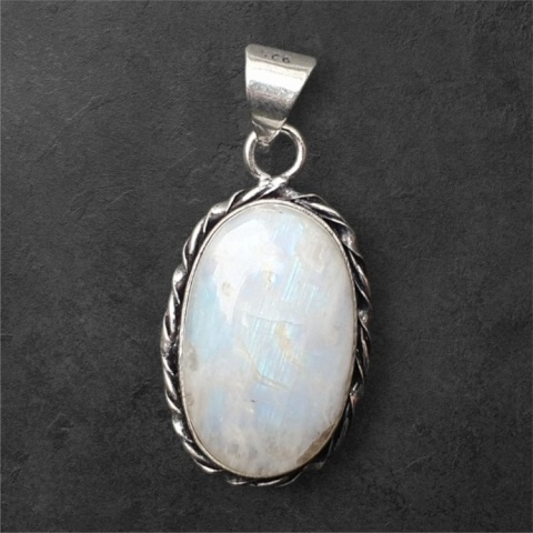 Moonstone pendant 25x16 mm no 314