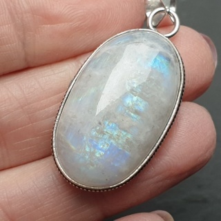 Kamień księżycowy zawieszka 29x18 mm nr 305