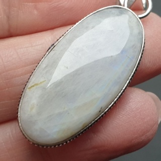 Kamień księżycowy zawieszka 31x16 mm nr 312
