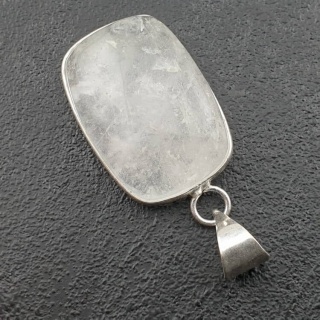 Kryształ górski zawieszka 27x18 mm nr 72
