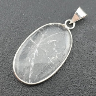 Kryształ górski zawieszka 37x23 mm nr 46