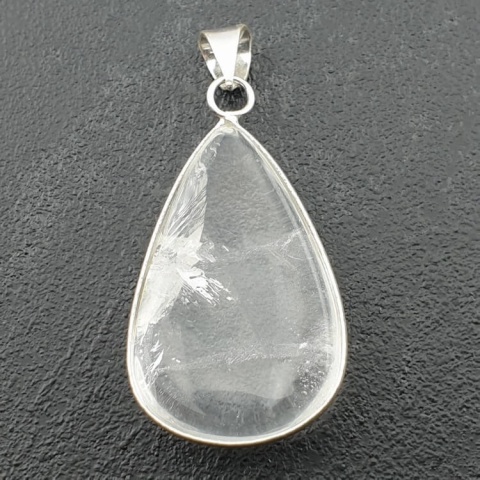 Kryształ górski zawieszka 37x24 mm nr 65