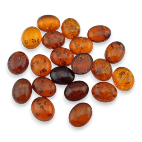 Bursztyn bałtycki kaboszon 11,5-12x10 mm 1 szt