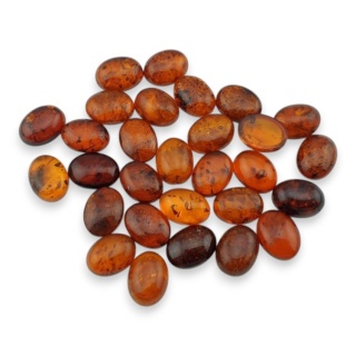 Bursztyn bałtycki kaboszon 12,5-13x10 mm 1 szt