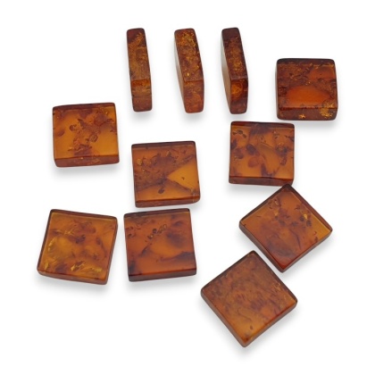 Bursztyn bałtycki płaski kwadrat 14x14 mm 1 szt