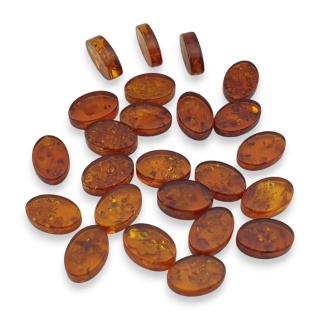 Bursztyn bałtycki płaski owal 12x8 mm 1 szt