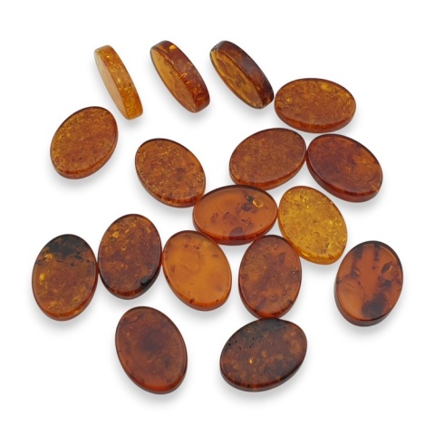 Bursztyn bałtycki płaski owal 18x13 mm 1 szt