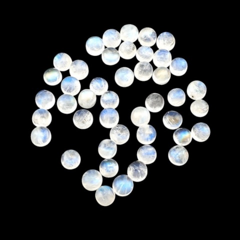 Kamień księżycowy kaboszon fi 4 mm 1 szt