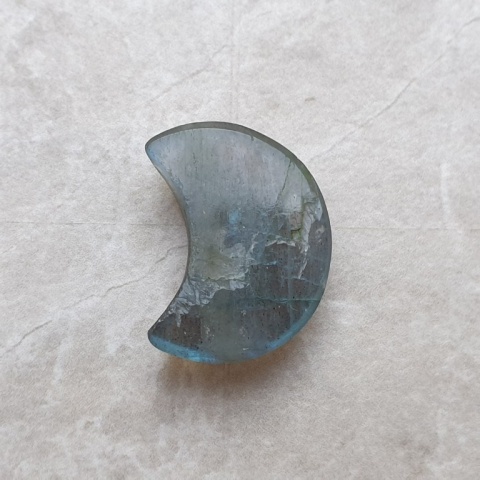 Labradoryt kaboszon księżyc 20x15 mm nr 350