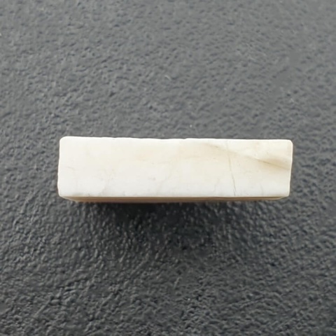 Howlit cięty surowy 22x17 mm nr 8