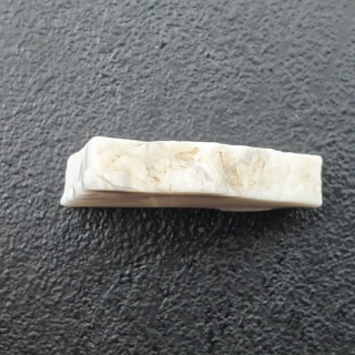 Howlit cięty surowy 24x16 mm nr 73