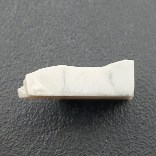 Howlit cięty surowy 25x18 mm nr 89