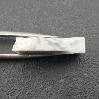 Howlit cięty surowy 26x22 mm nr 39