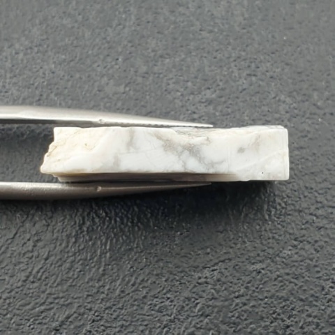 Howlite cut raw 26x22 mm no 39