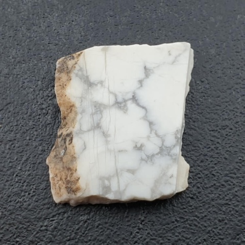 Howlit cięty surowy 26x24 mm nr 36