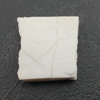 Howlit cięty surowy 26x26 mm nr 26