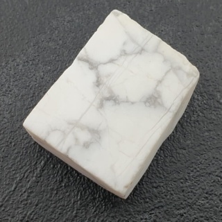 Howlit cięty surowy 27x20 mm nr 16